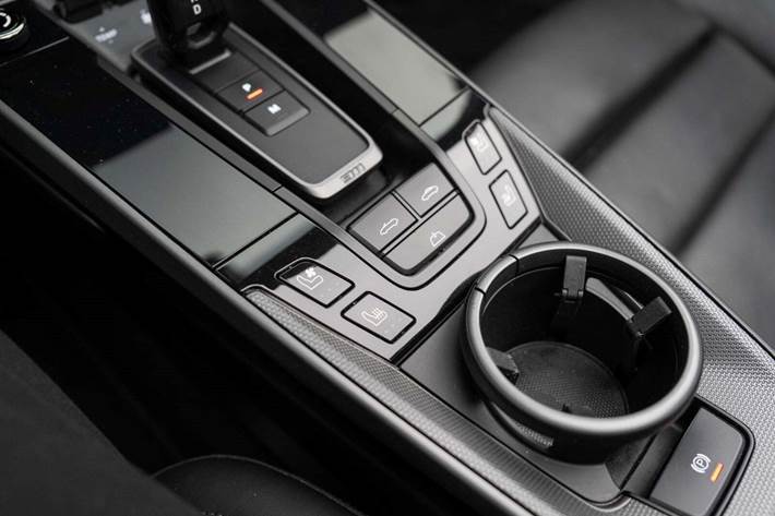 Grå Porsche 911 Carrera 4S fra 2019