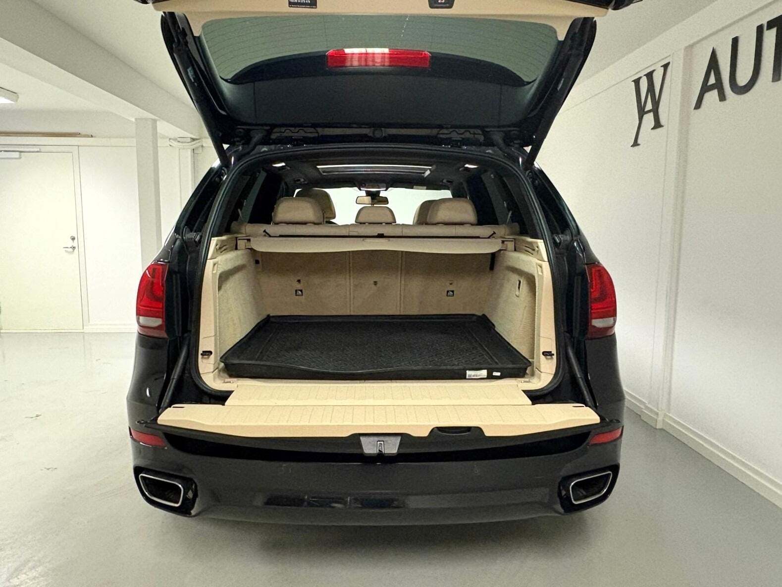 Sort BMW X5 fra 2017