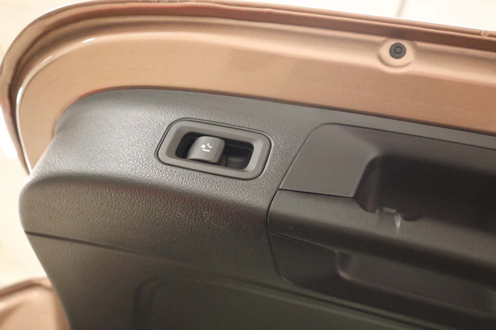 Grå Mercedes EQA250 fra 2021