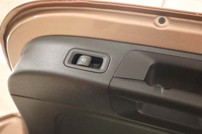 Grå Mercedes EQA250 fra 2021