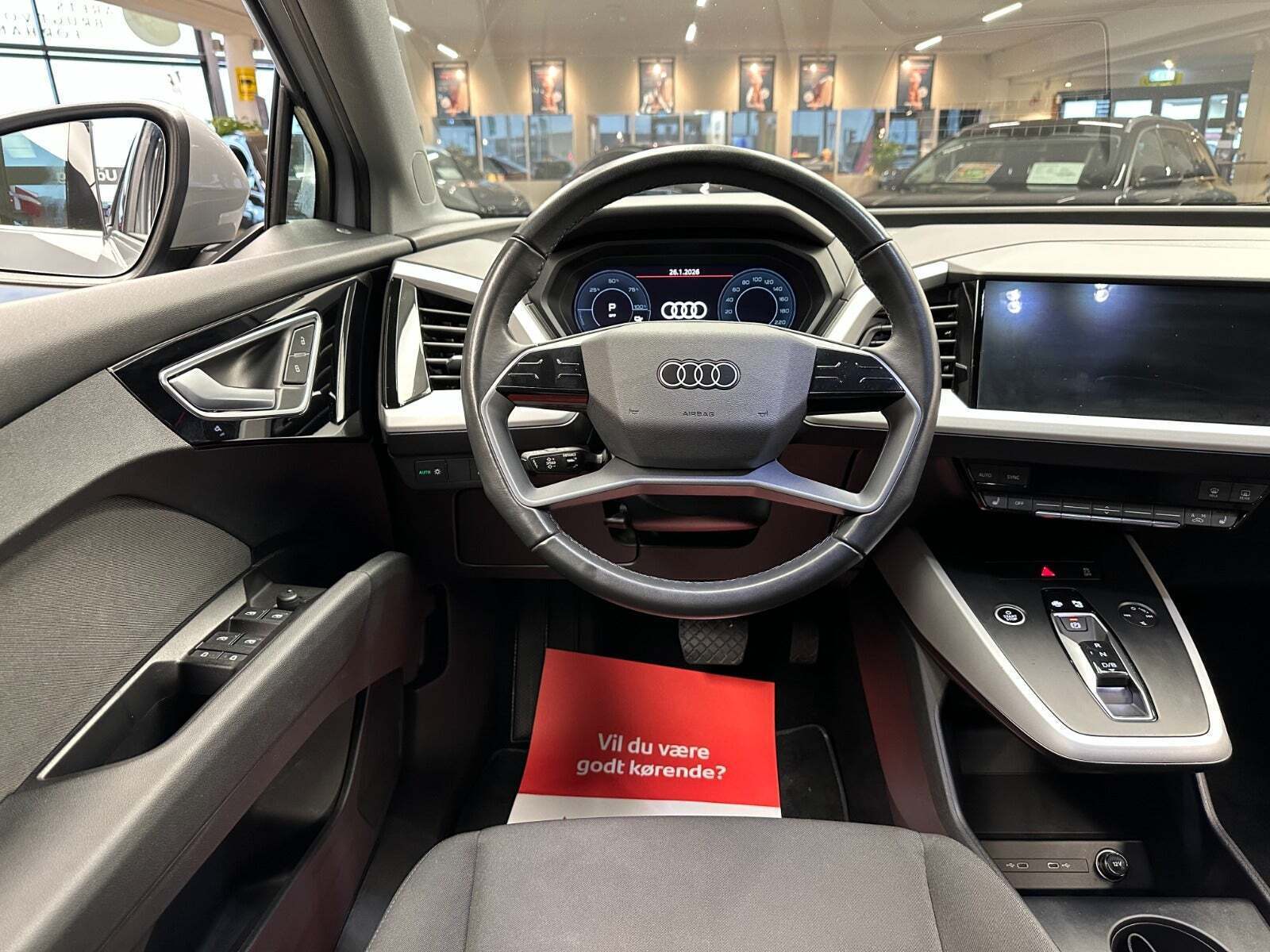 Grå Audi Q4 e-tron fra 2022