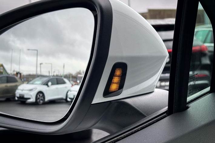 Hvid VW ID.4 fra 2025