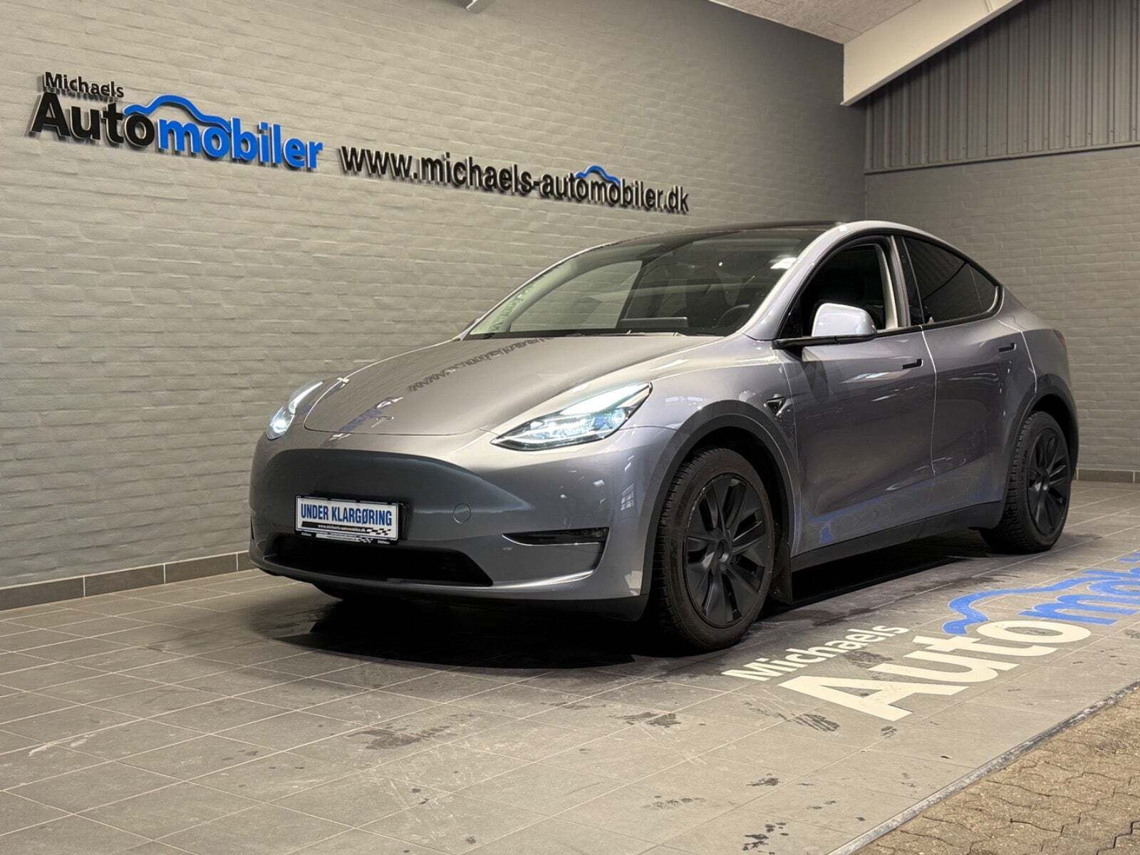 Tesla Model Y Long Range AWD