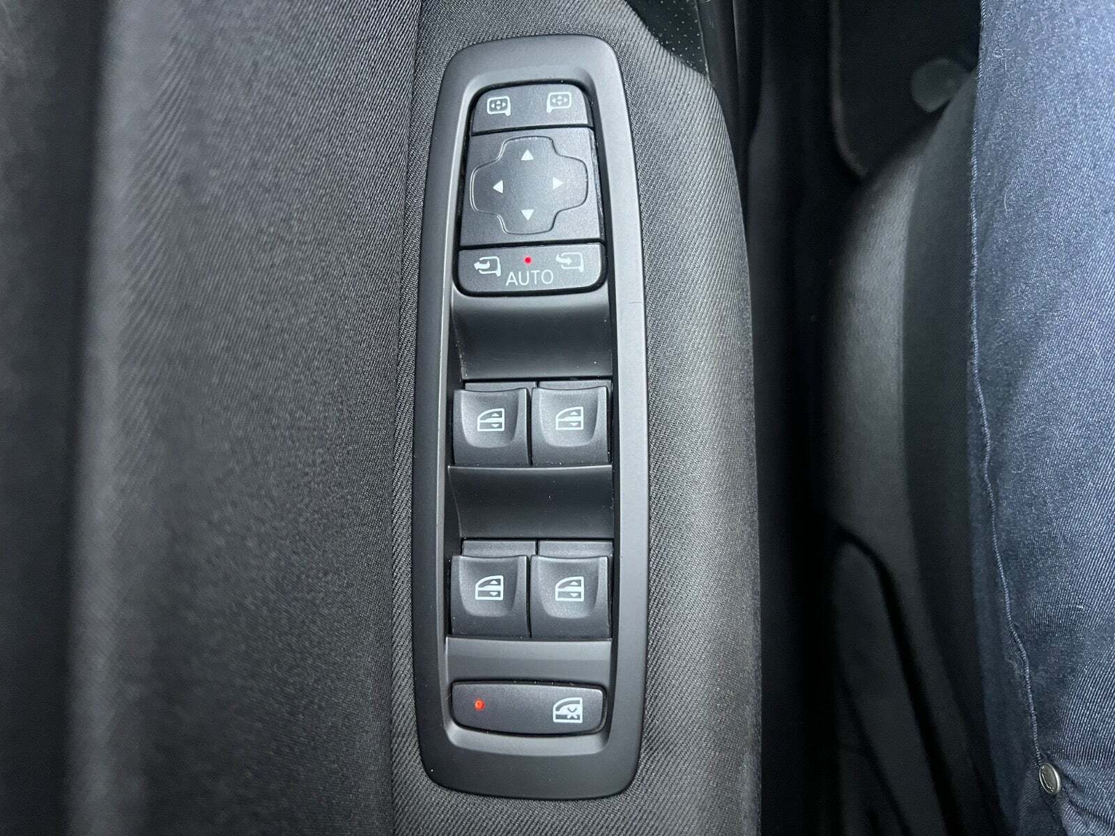 Hvid Renault Megane IV fra 2016