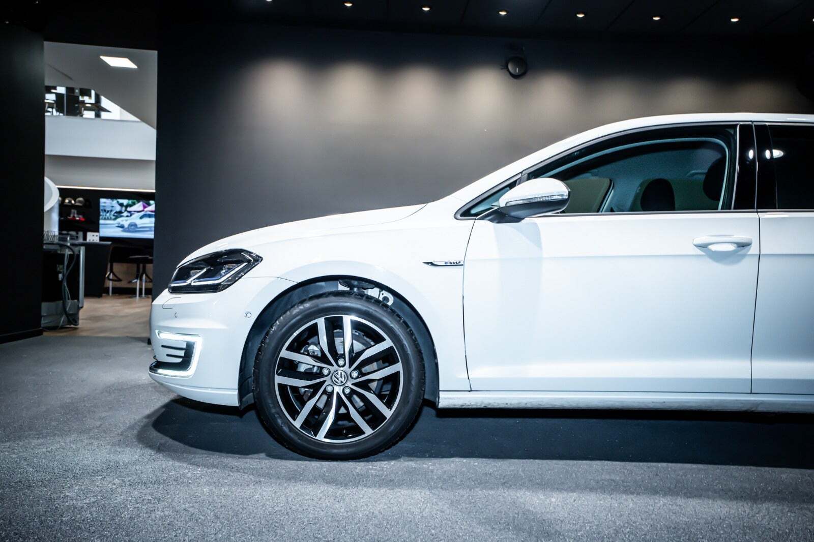 Hvid VW e-Golf VII fra 2020