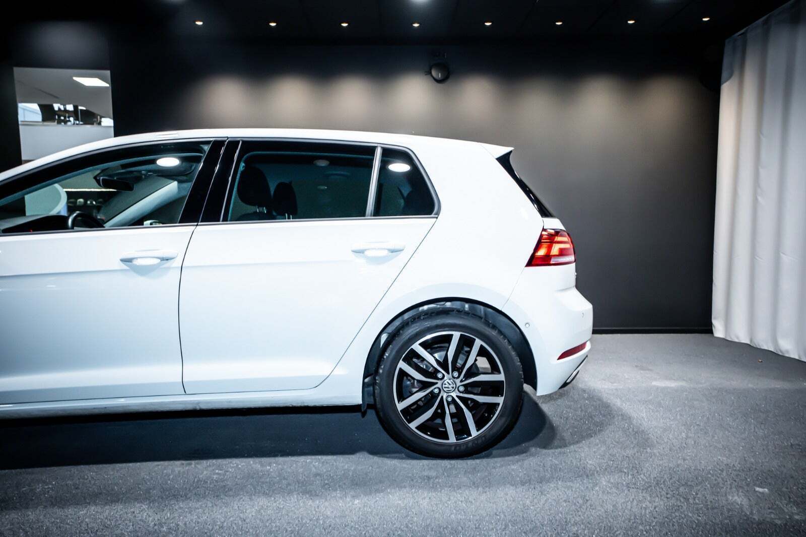 Hvid VW e-Golf VII fra 2020
