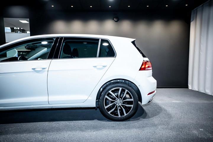 Hvid VW e-Golf VII fra 2020