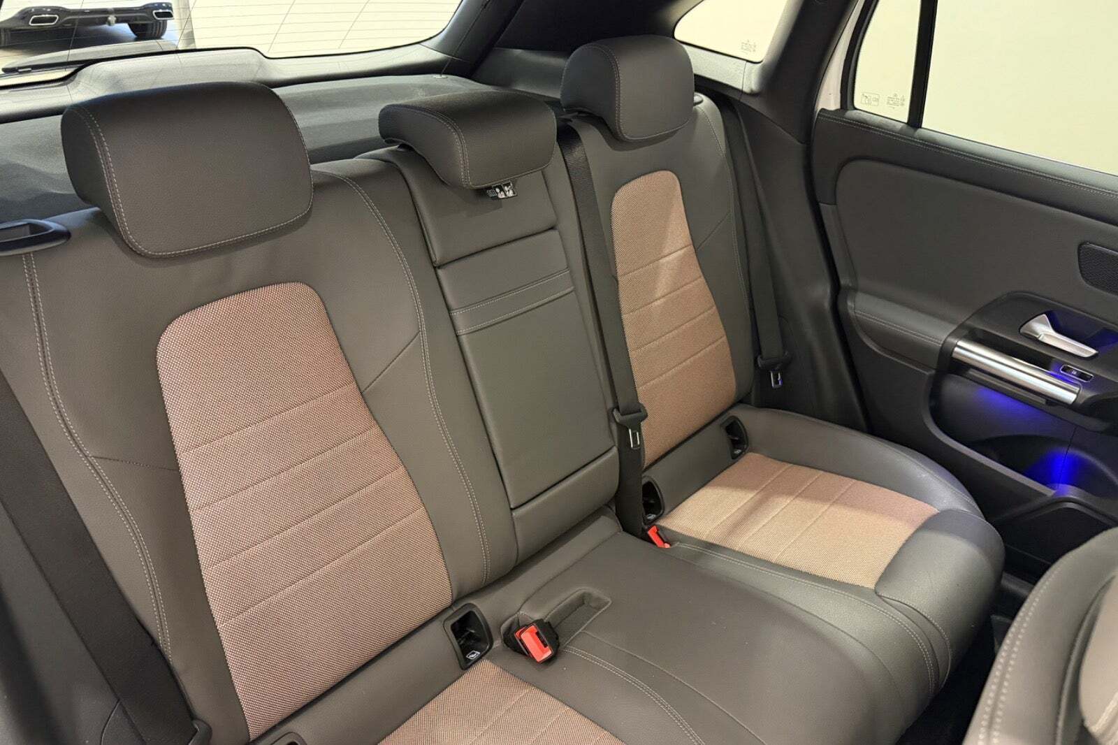 Mercedes EQA250 Electric Art