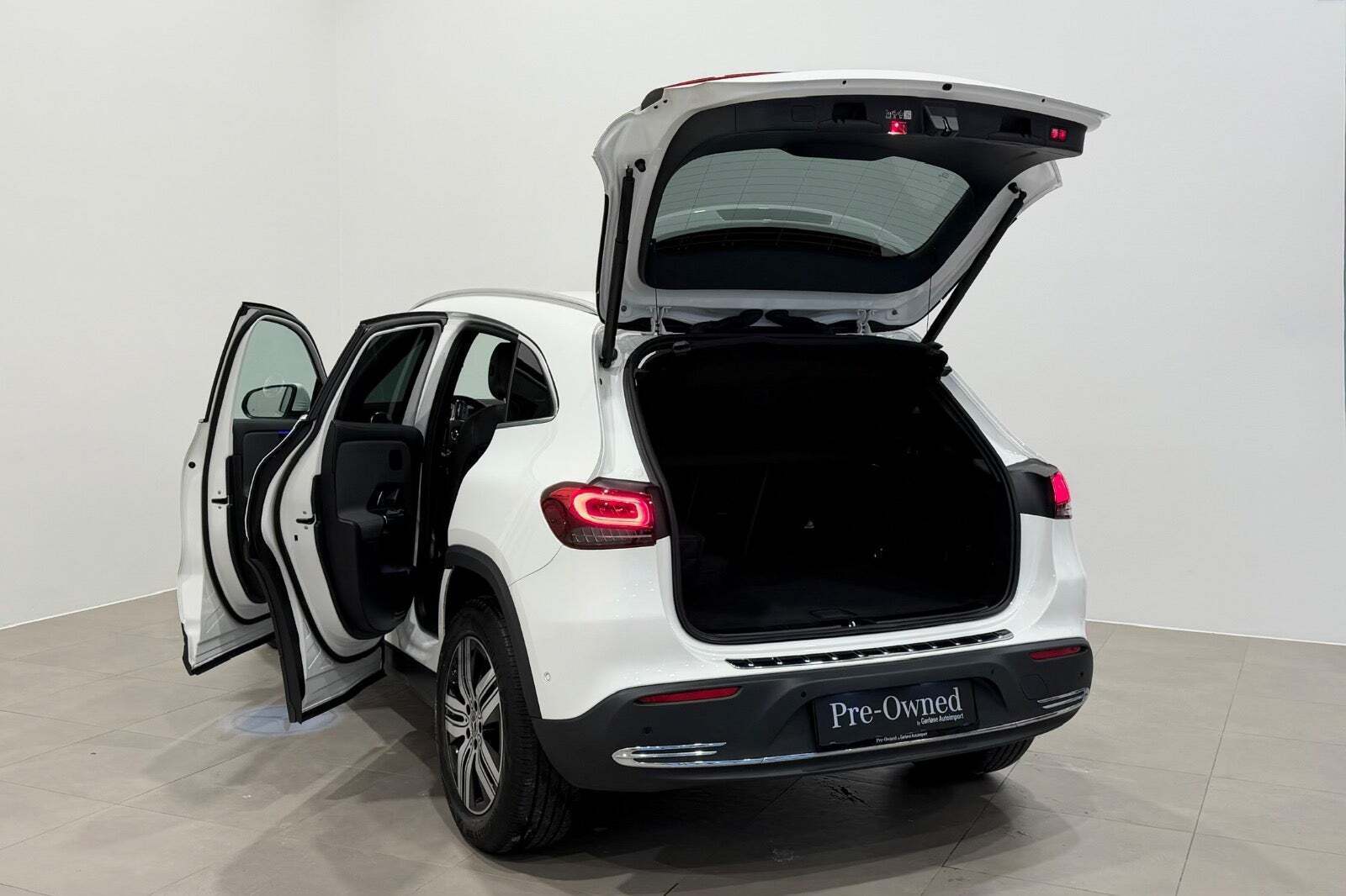 Hvid Mercedes EQA250 fra 2023