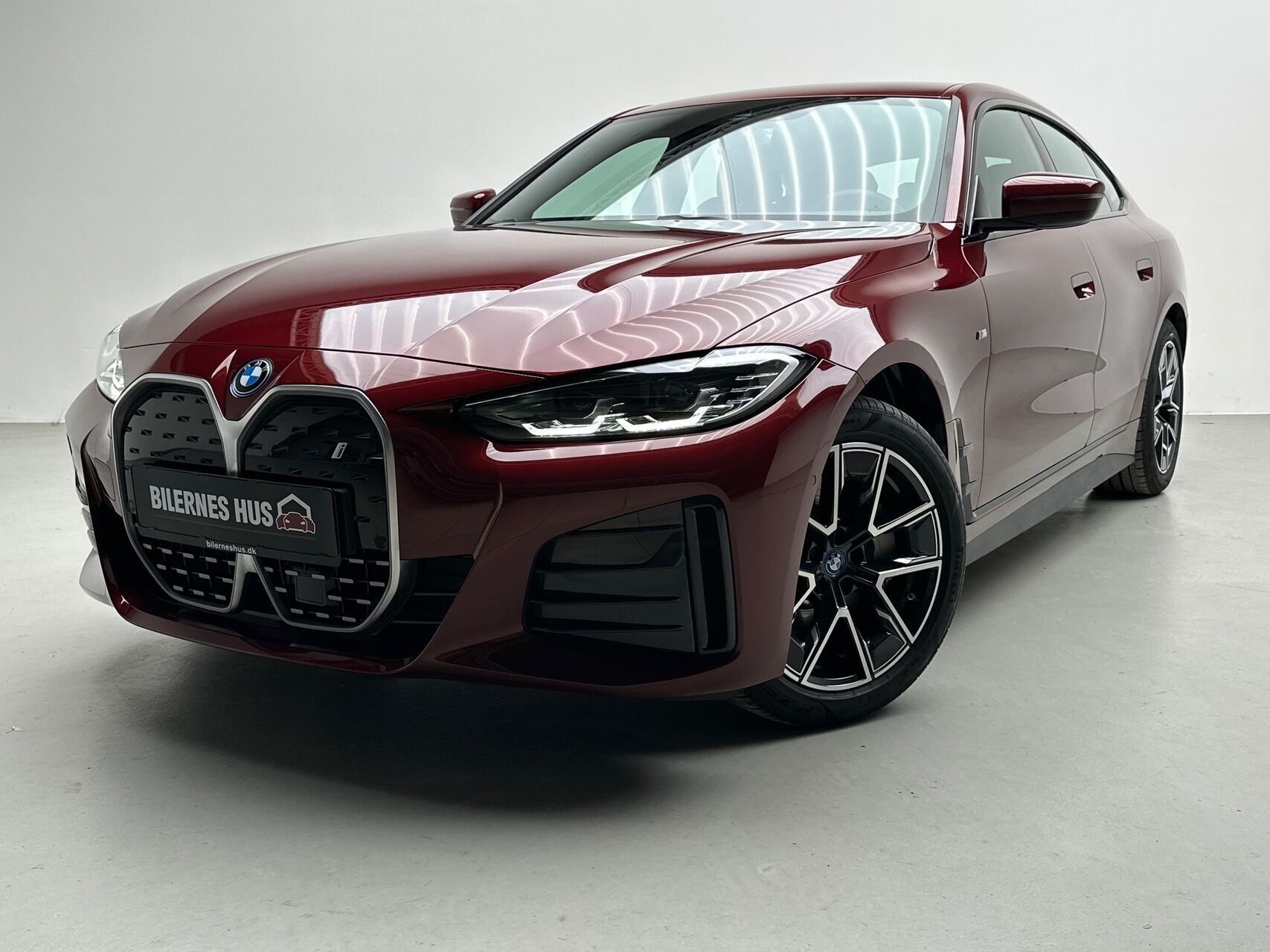 Rød BMW i4 fra 2023