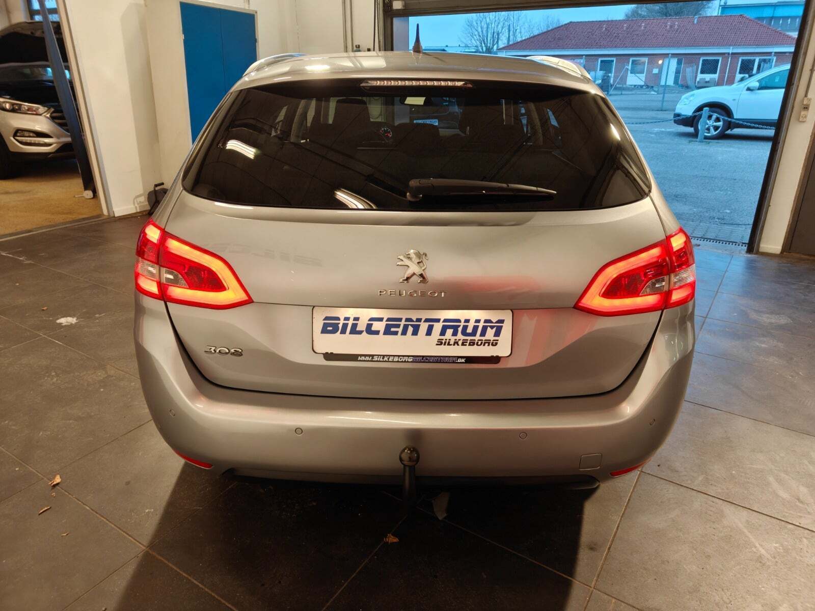 Sølv Peugeot 308 fra 2020