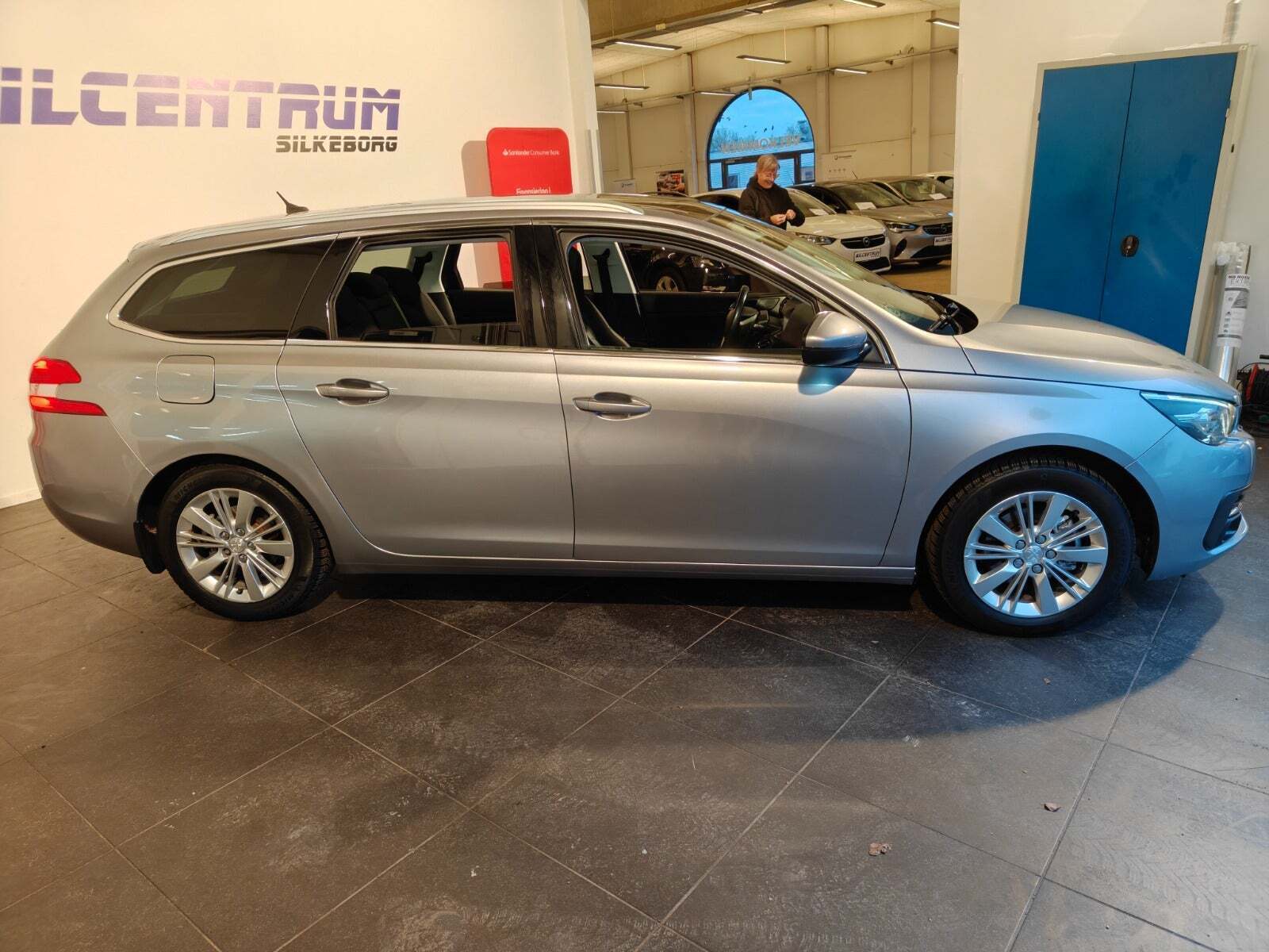 Sølv Peugeot 308 fra 2020