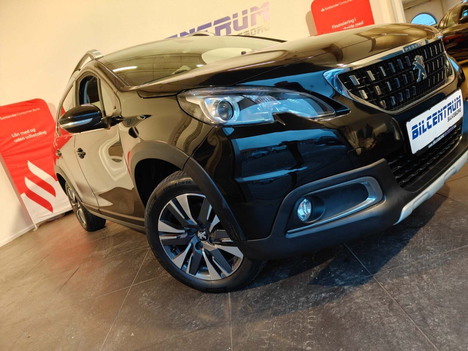 Sort Peugeot 2008 fra 2019