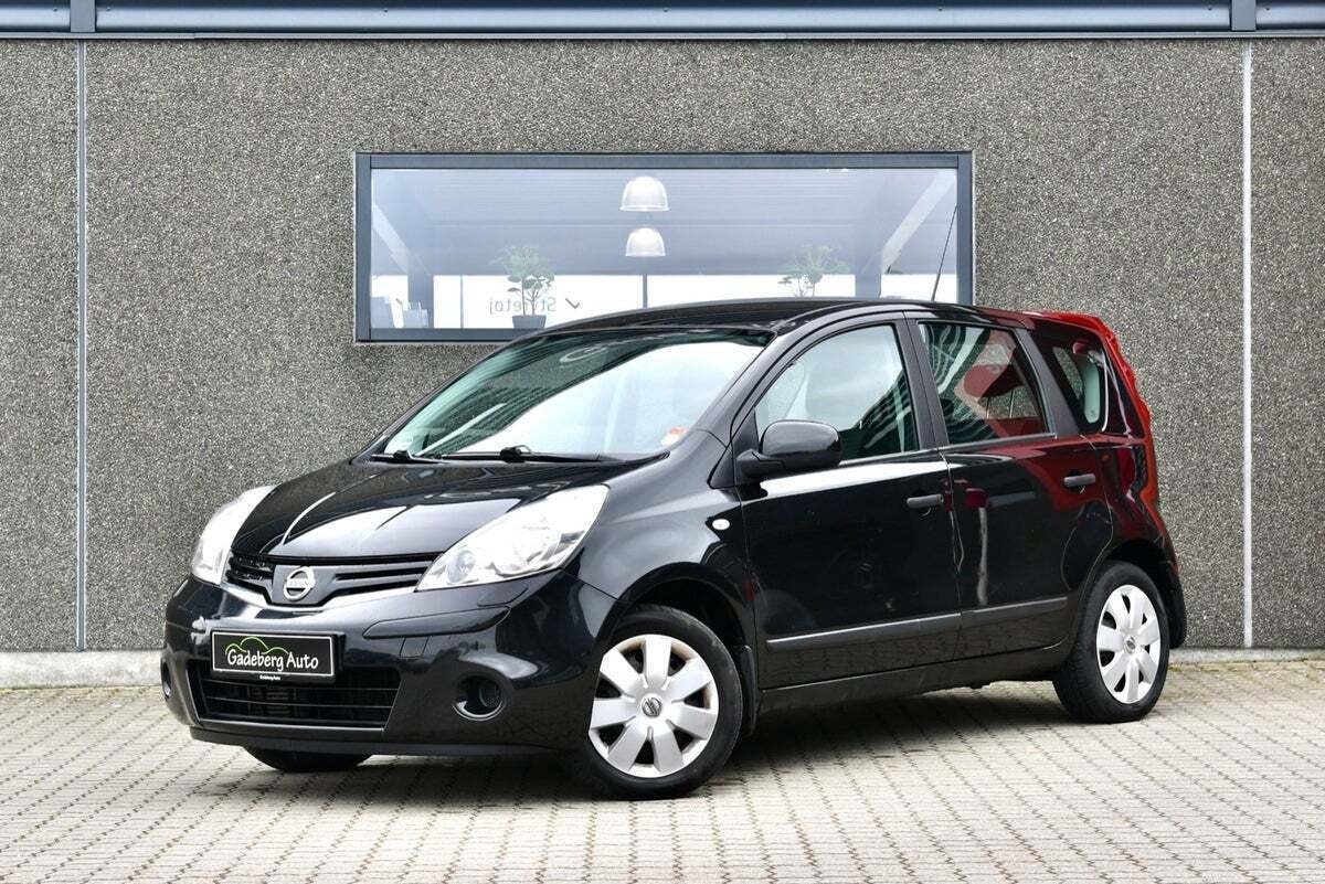 Sort Nissan Note fra 2011