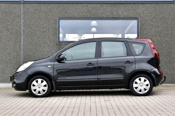 Sort Nissan Note fra 2011