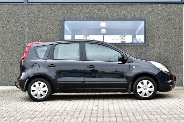 Sort Nissan Note fra 2011