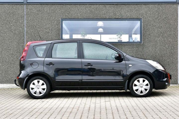 Sort Nissan Note fra 2011