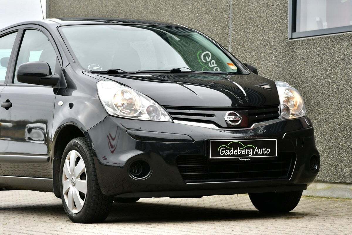 Sort Nissan Note fra 2011