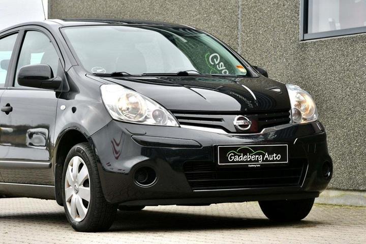 Sort Nissan Note fra 2011