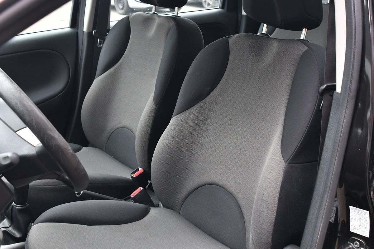 Sort Nissan Note fra 2011