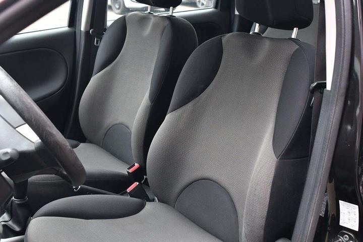 Sort Nissan Note fra 2011
