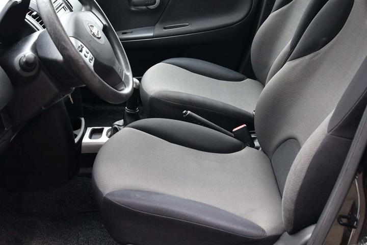 Sort Nissan Note fra 2011