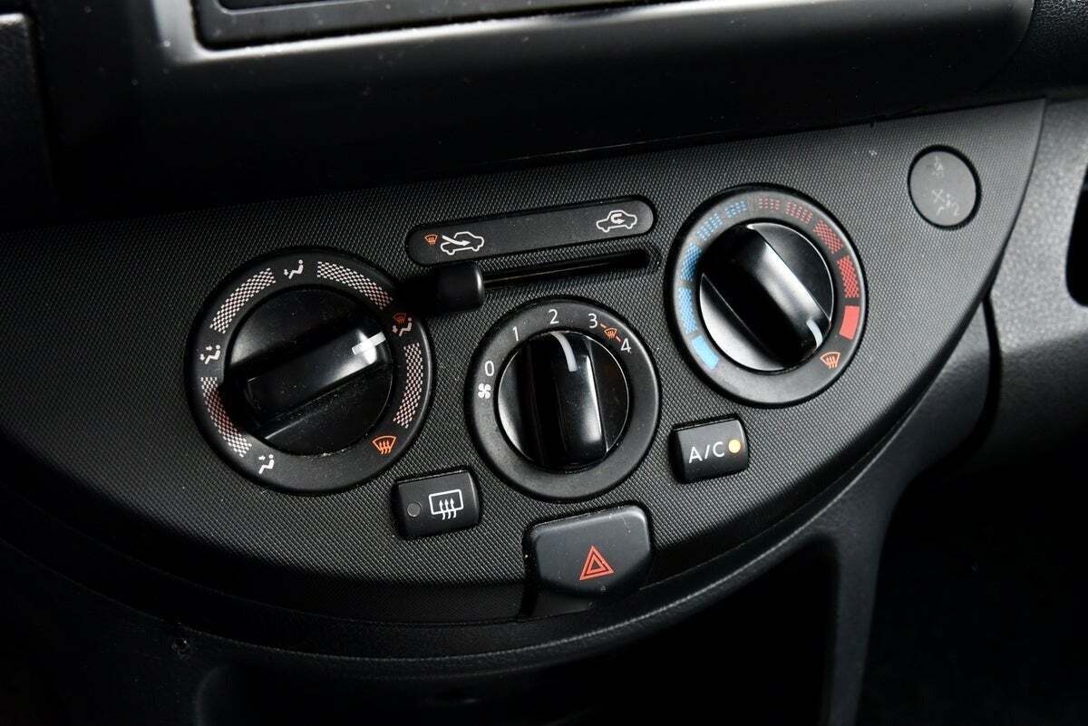 Sort Nissan Note fra 2011