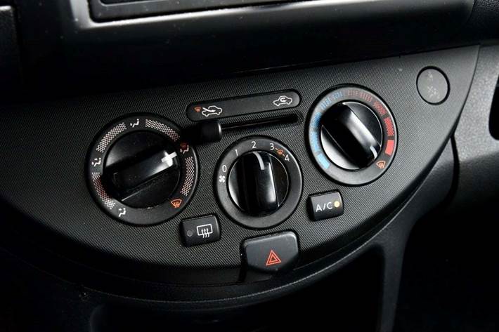 Sort Nissan Note fra 2011