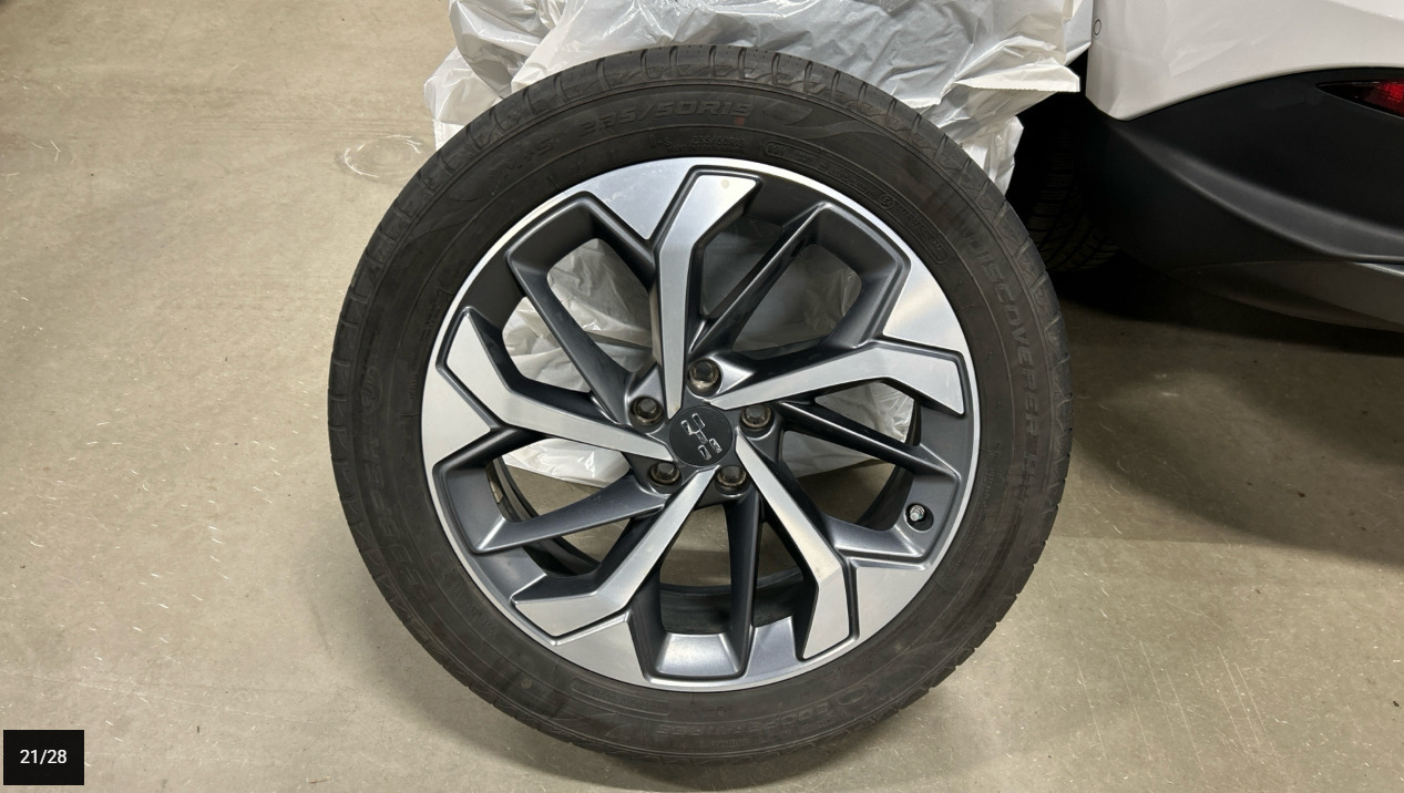 Hvid Aiways U5 fra 2023