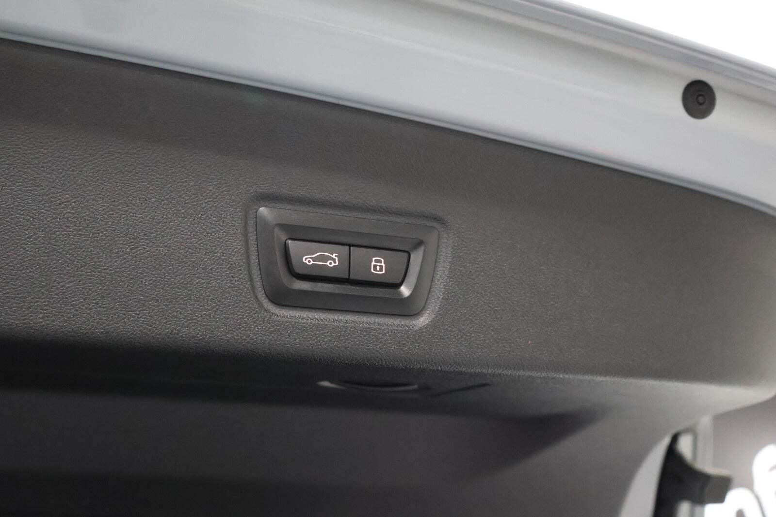 Grå BMW i4 fra 2025