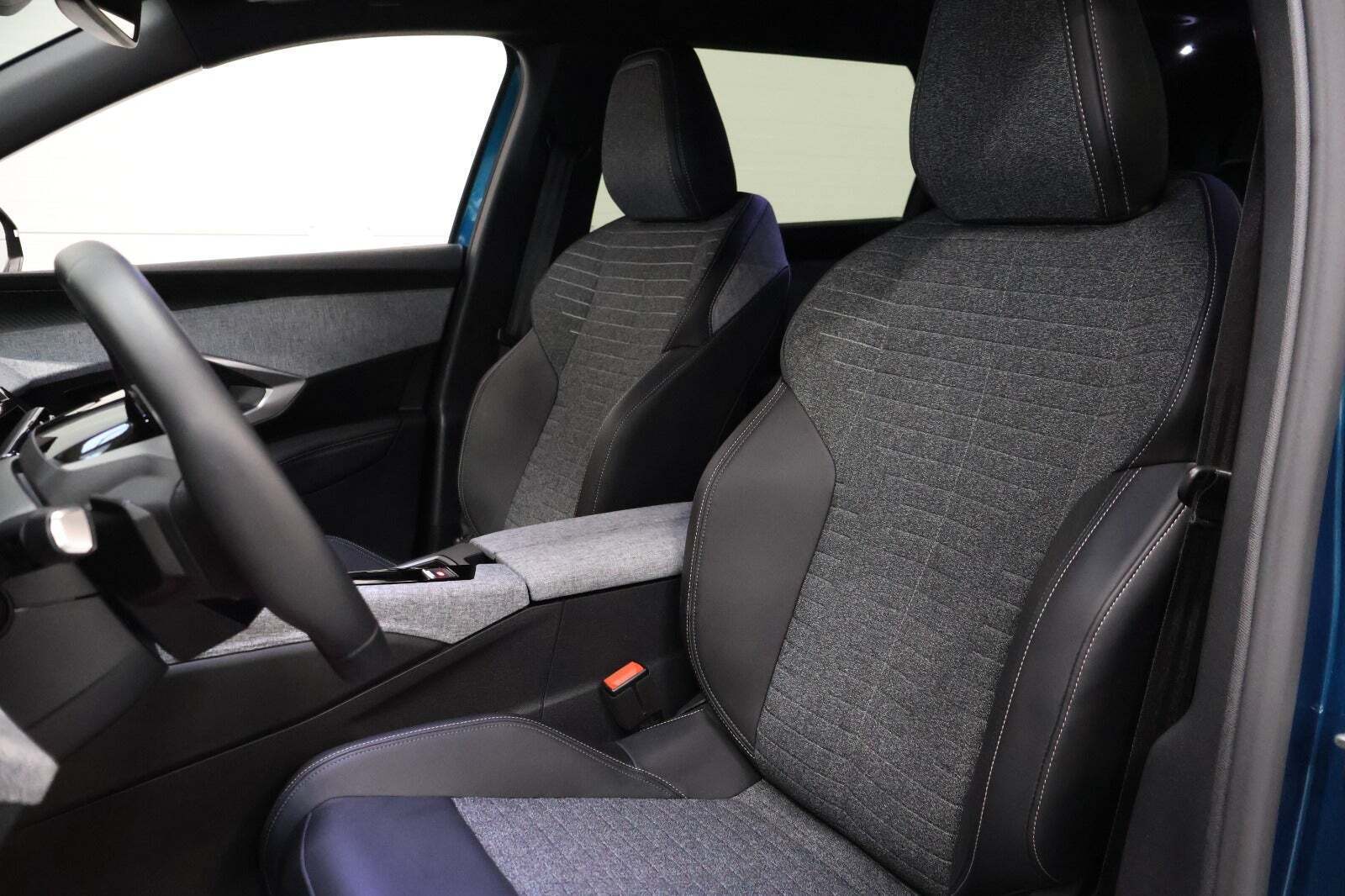 Peugeot e-5008 77 Allure Pack 7prs