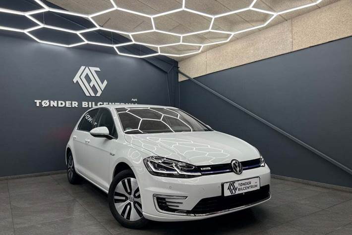 Hvid VW e-Golf VII fra 2020 set udefra