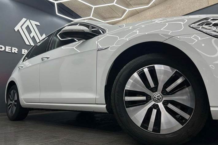Hvid VW e-Golf VII fra 2020