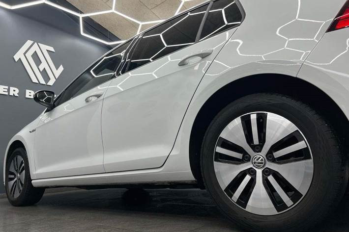 Hvid VW e-Golf VII fra 2020