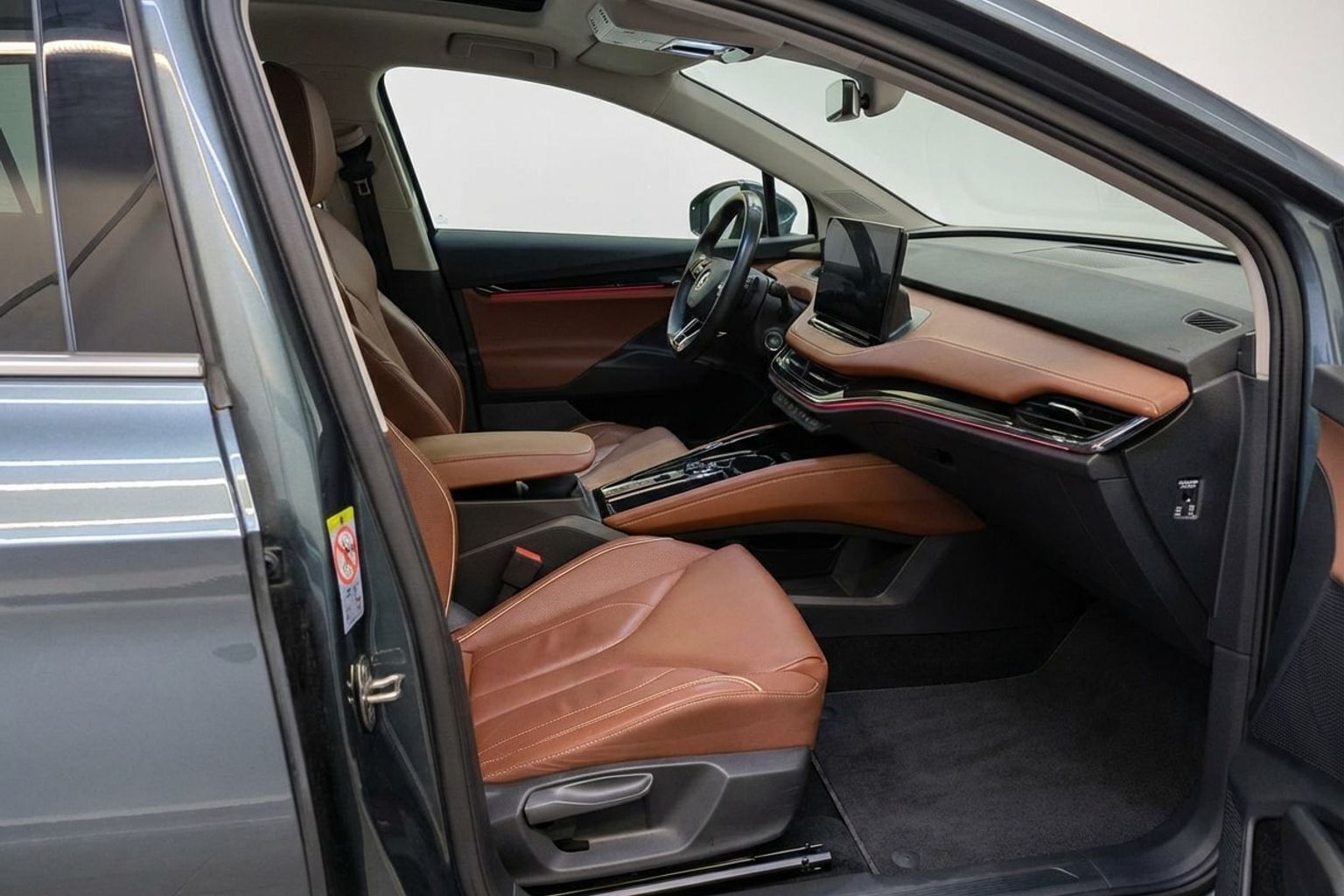 Grå Skoda Enyaq fra 2021