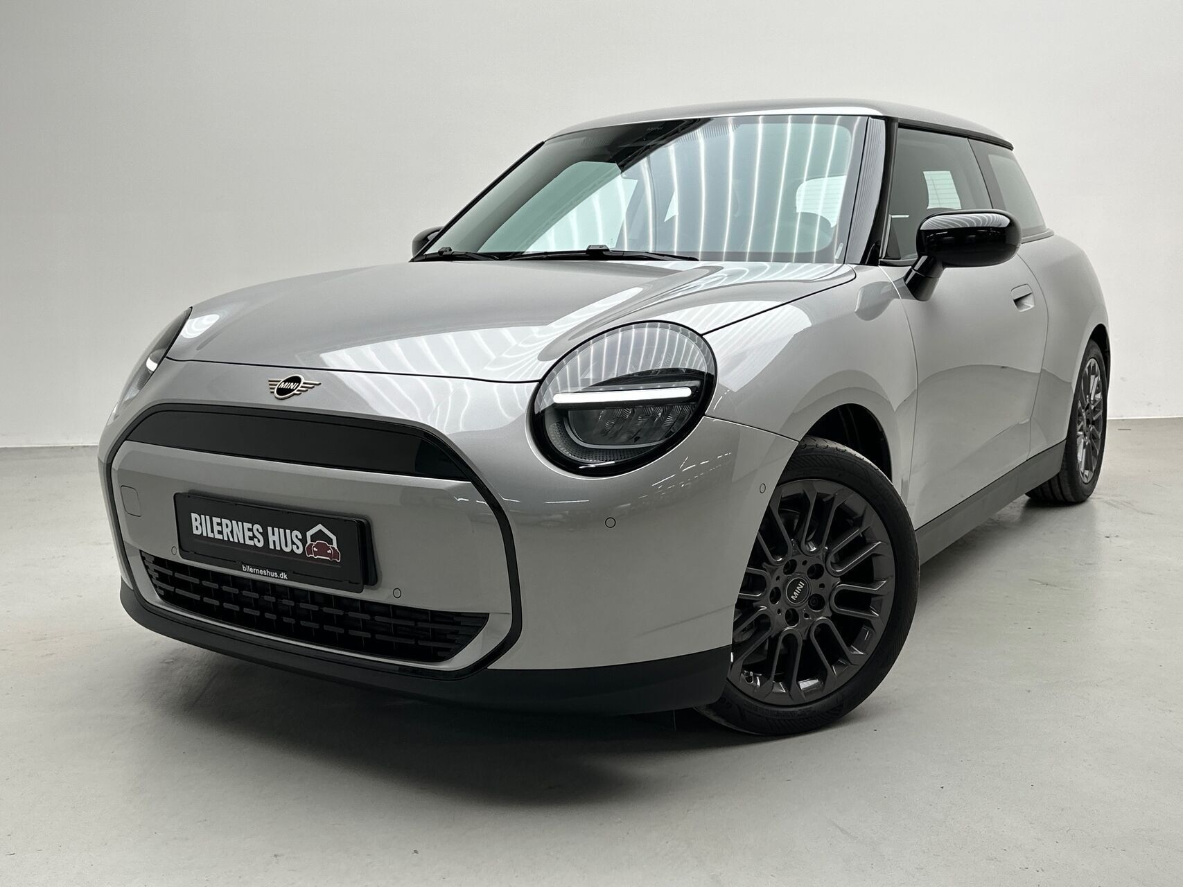 Grå Mini Cooper fra 2024