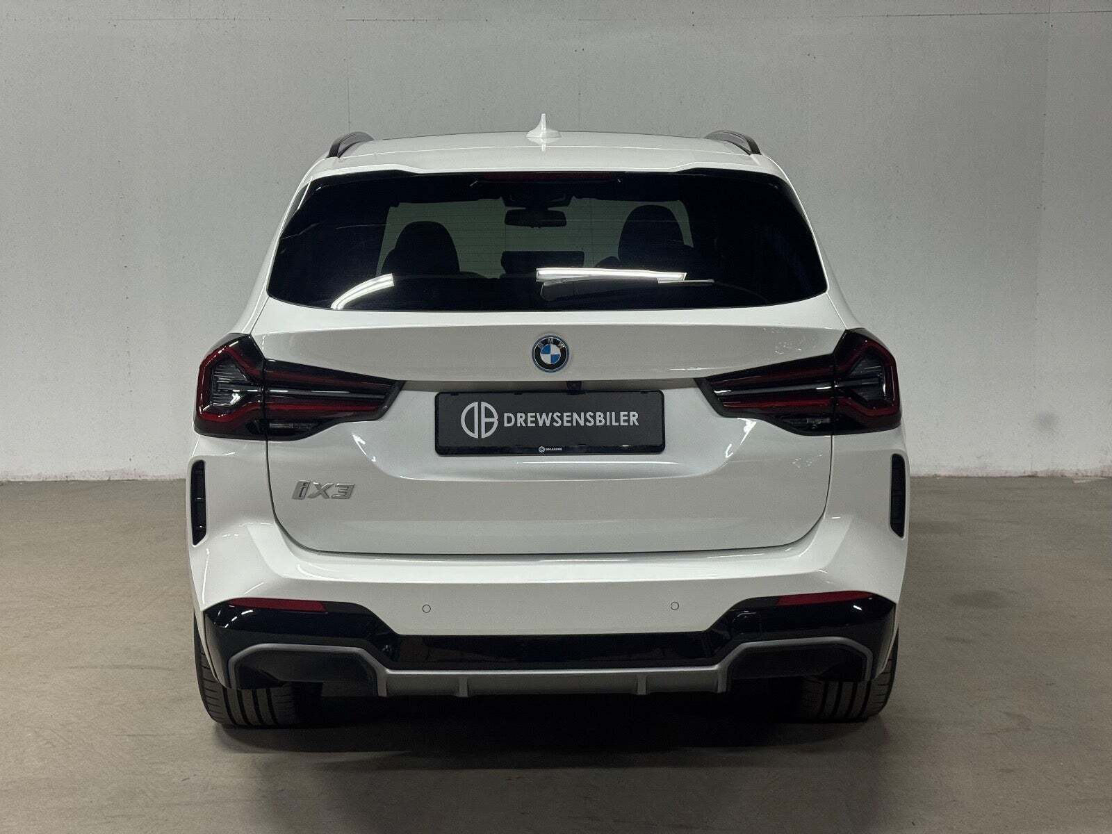 Hvid BMW iX3 fra 2023