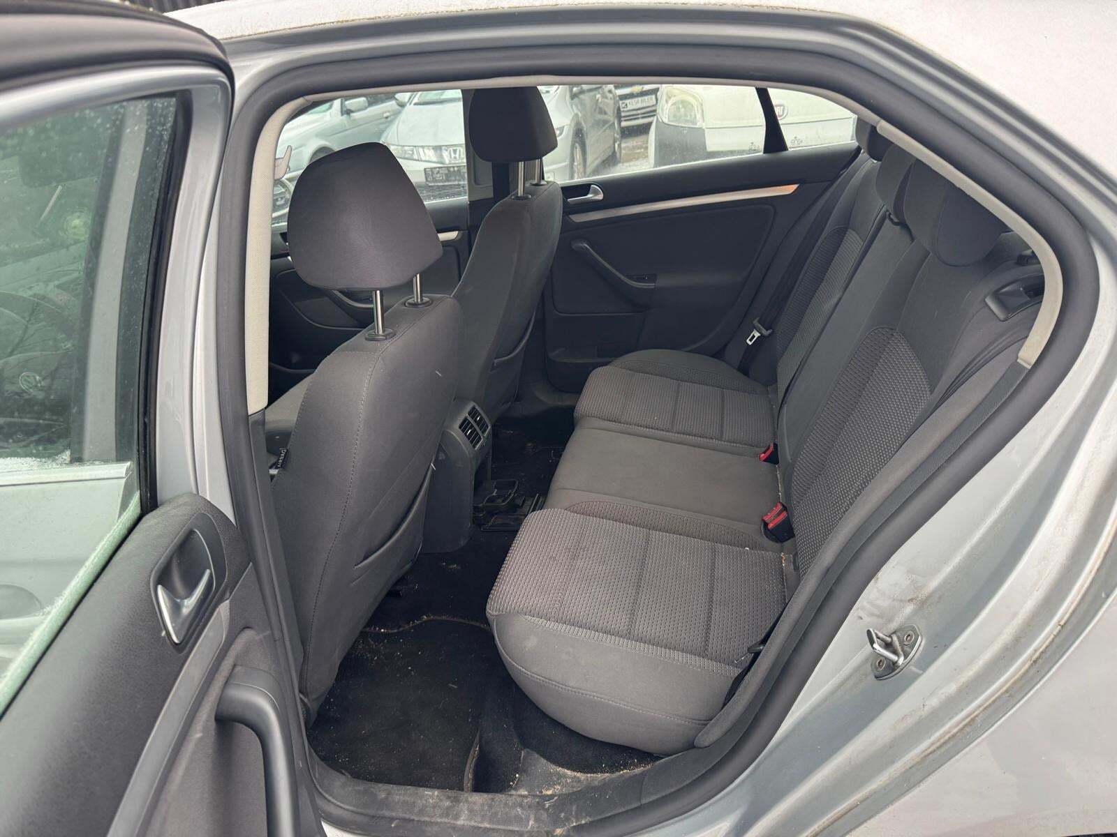 undefined VW Jetta fra 2007 set indefra
