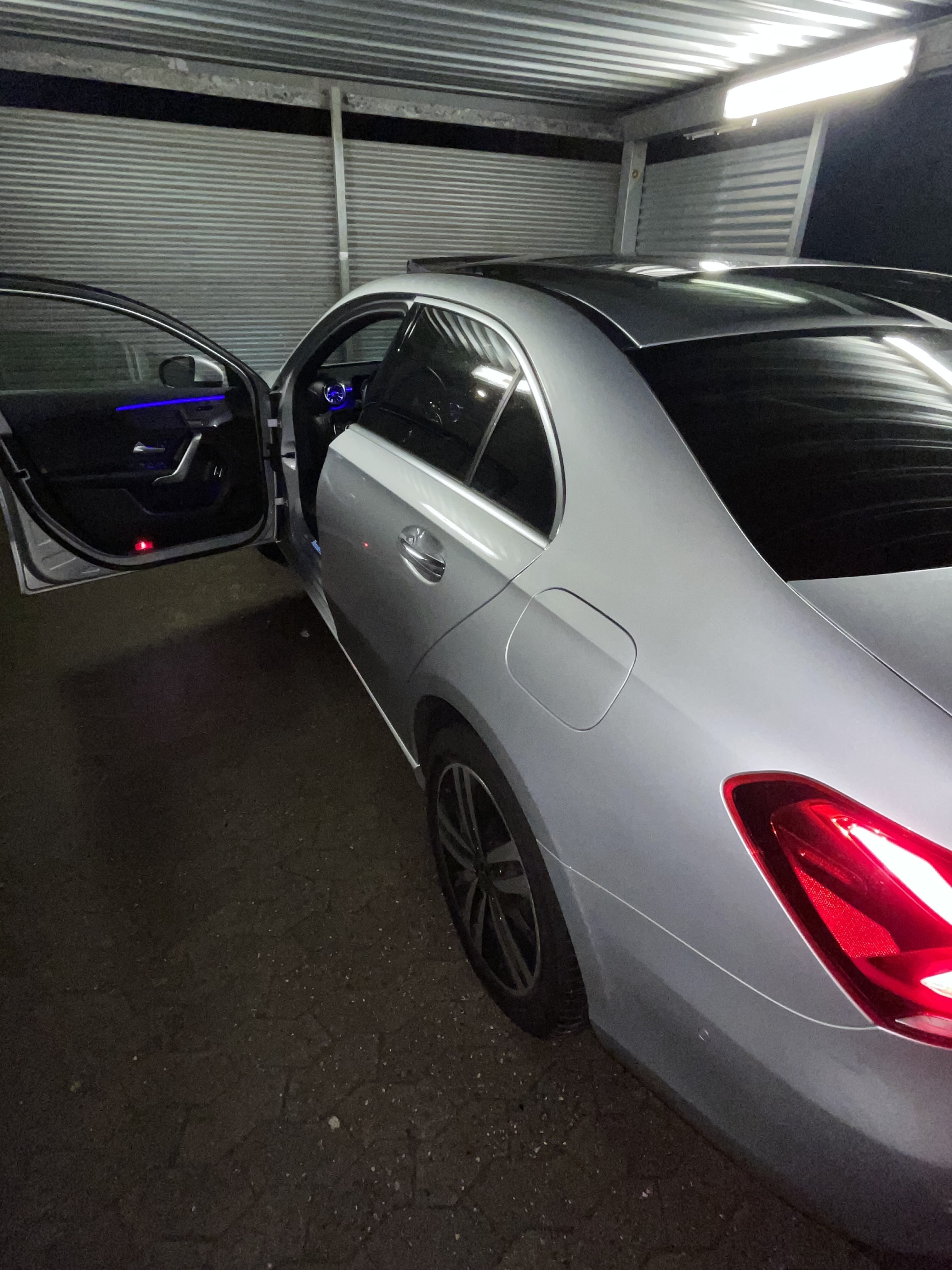 Mercedes A-Klasse 1,3 250 e Sedan 8G-DCT