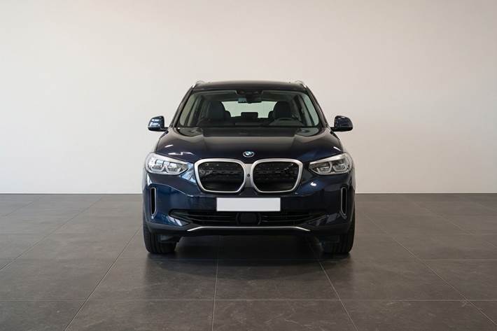 Blå BMW iX3 fra 2021