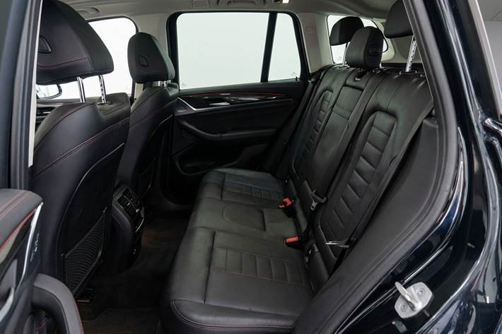 Blå BMW iX3 fra 2021