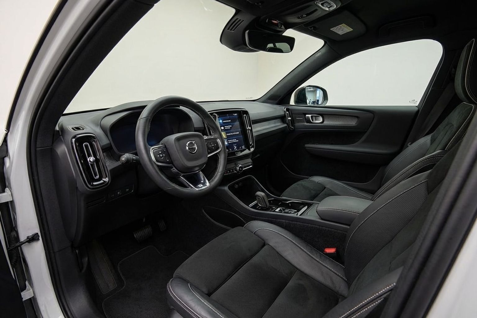 Volvo XC40 P8 Recharge Twin R-design AWD 408HK 5d Aut.