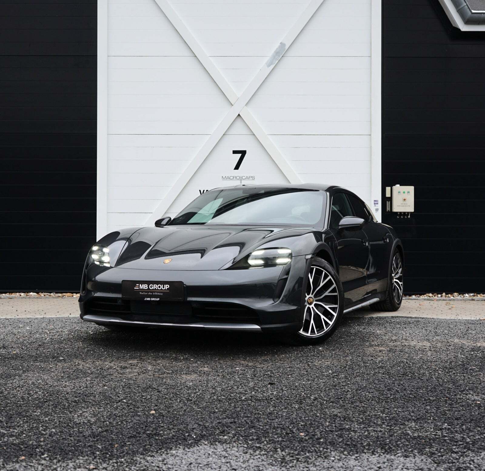 Porsche Taycan 4S Performance+ Cross Turismo