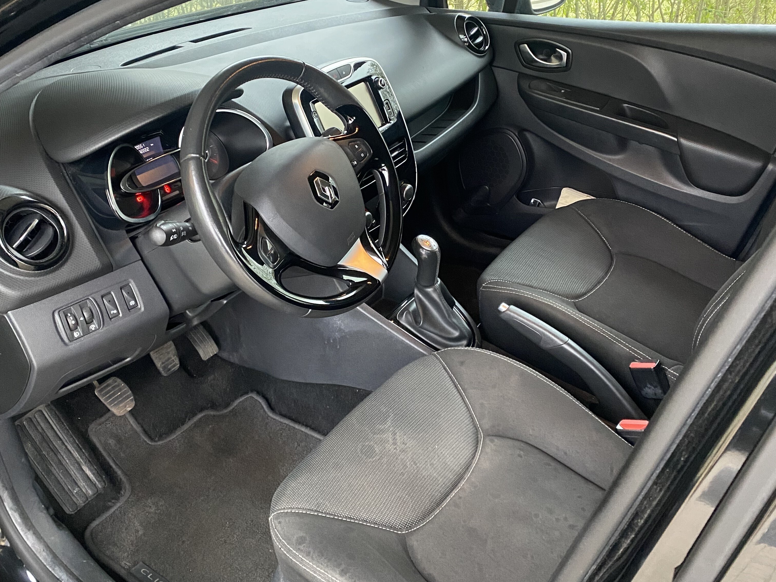 Sort Renault Ny Clio fra 2016