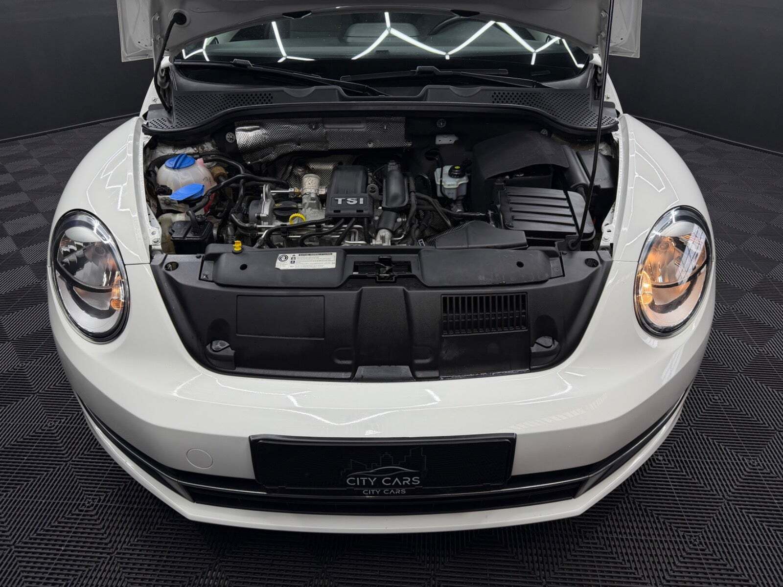 Hvid VW The Beetle fra 2014