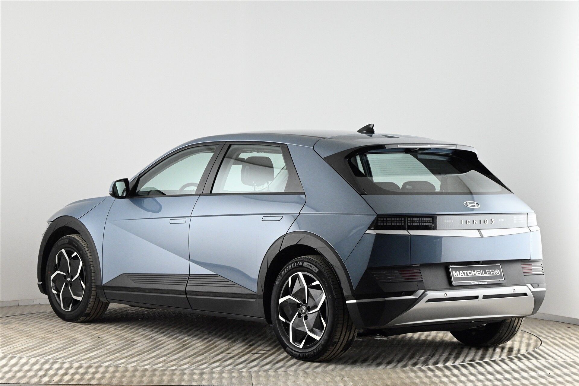 Hyundai Ioniq 5 Electric 77,4 kWh Essential 229HK 5d Aut.