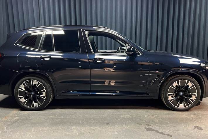 Sort BMW iX3 fra 2023