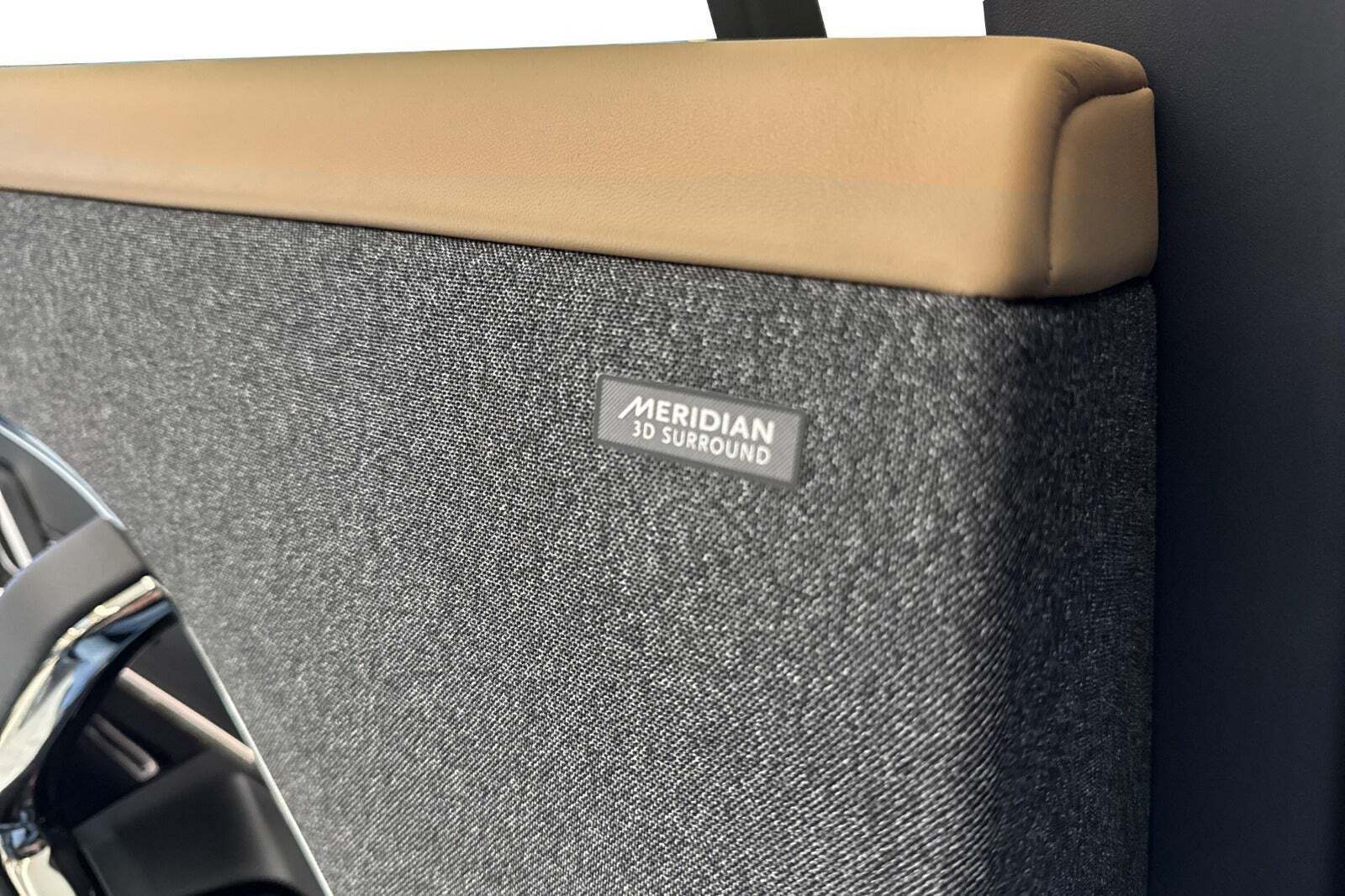 Grå Land Rover Range Rover sport fra 2025