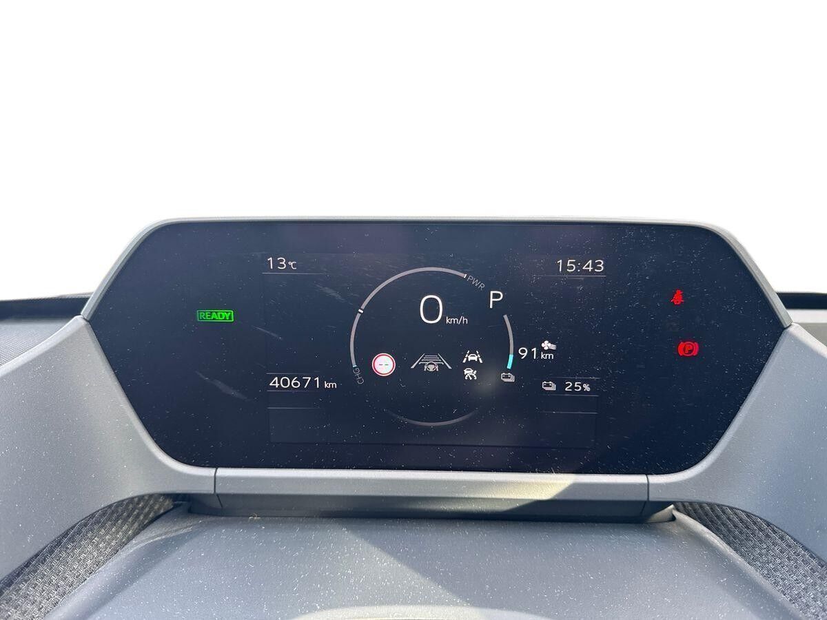 Sort Toyota BZ4X fra 2023