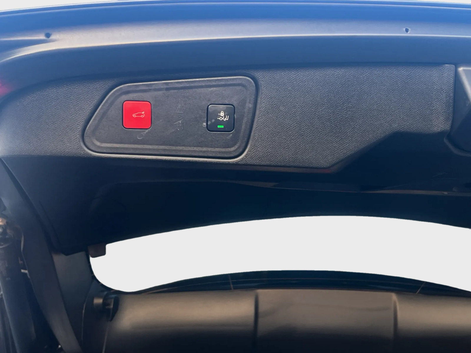 Grå Peugeot 3008 fra 2020